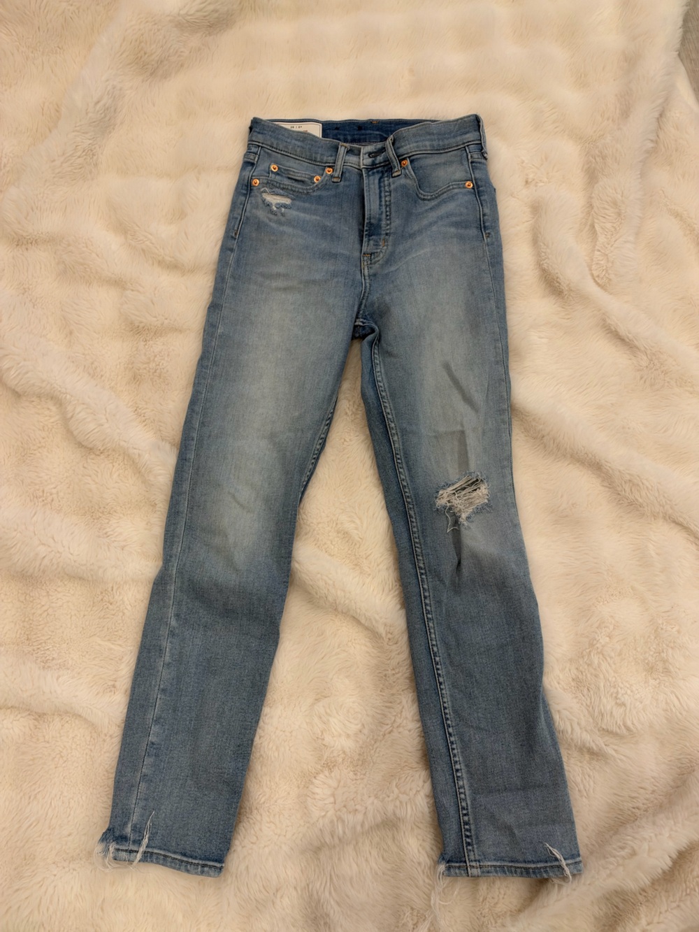 Gap Light Blue Distressed Women’s Jeans